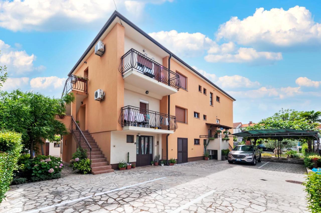 Apartment Casa Banko โรวีน ภายนอก รูปภาพ