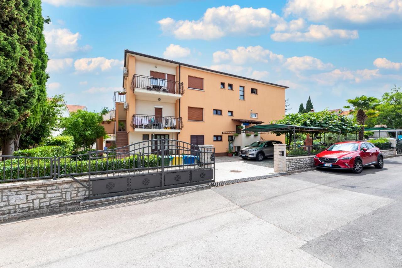Apartment Casa Banko โรวีน ภายนอก รูปภาพ